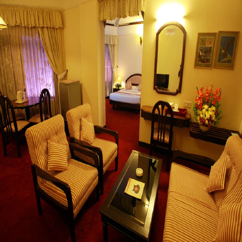 Manuelsons Malabar Palace : Hotels in Kerala
