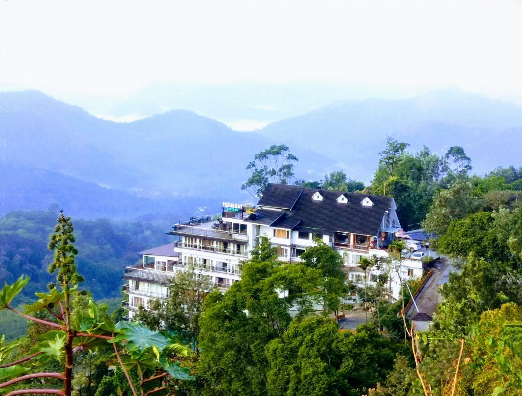 Experience a cave-like living situation at a luxury resort in Munnar